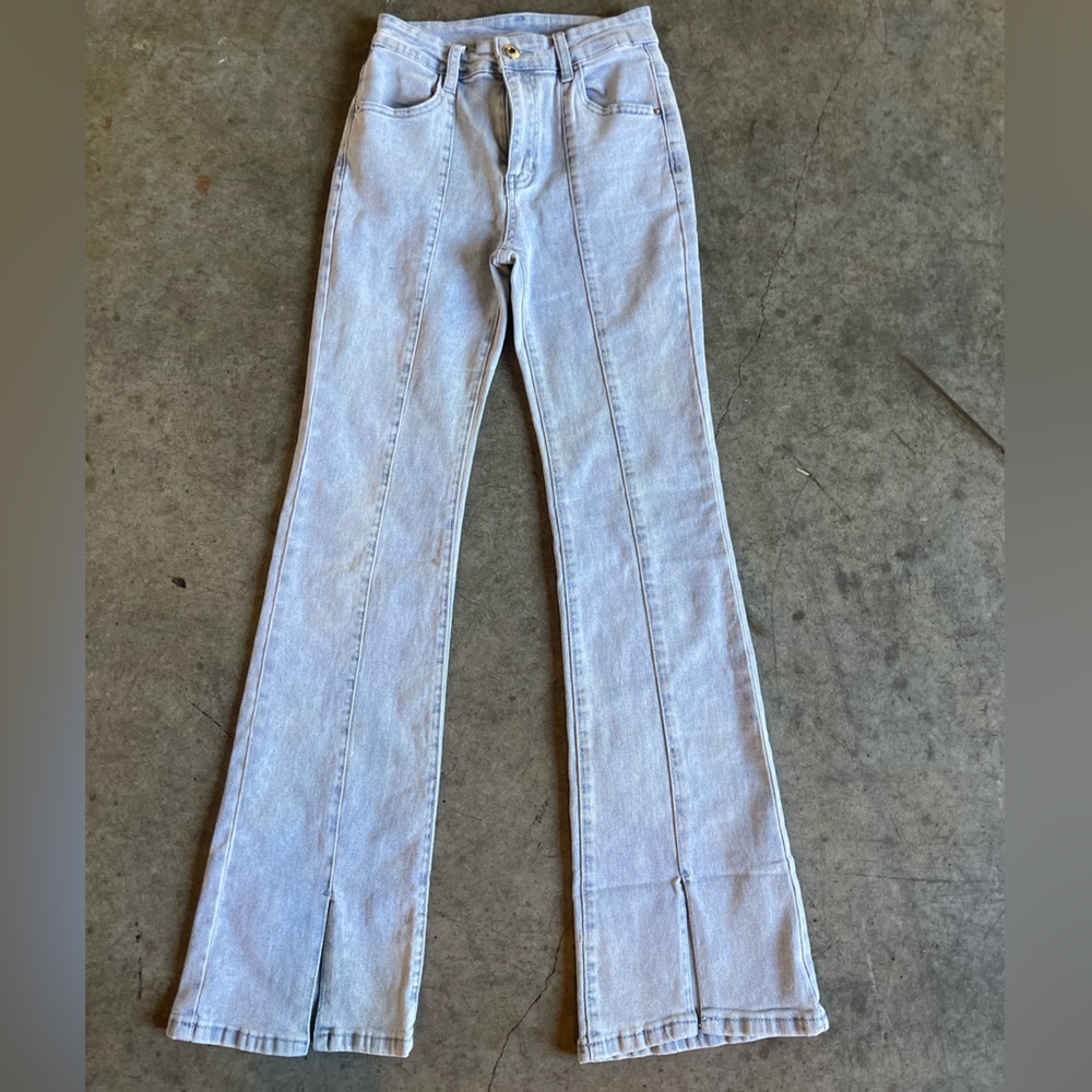 Center Seam Split Hem Light Wash Skinny Jeans